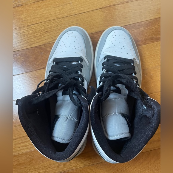 Jordans - Picture 3 of 6